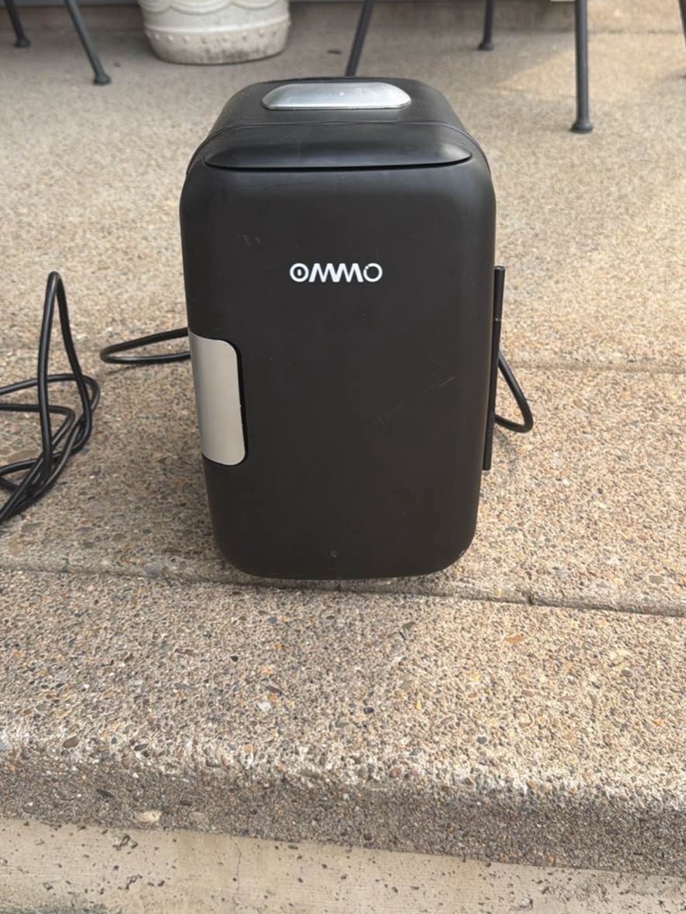OMMO Mini Portable Cooler/Warmer - Black